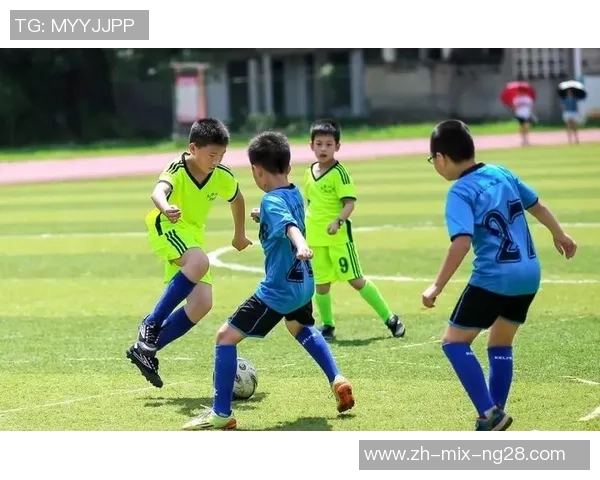 激烈对决与团队精神足球比赛的精彩瞬间与深刻感悟 激烈对决与团队精神足球比赛的精彩瞬间与深刻感悟